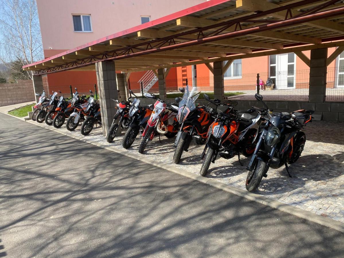 Apartmány Krupka Esterno foto